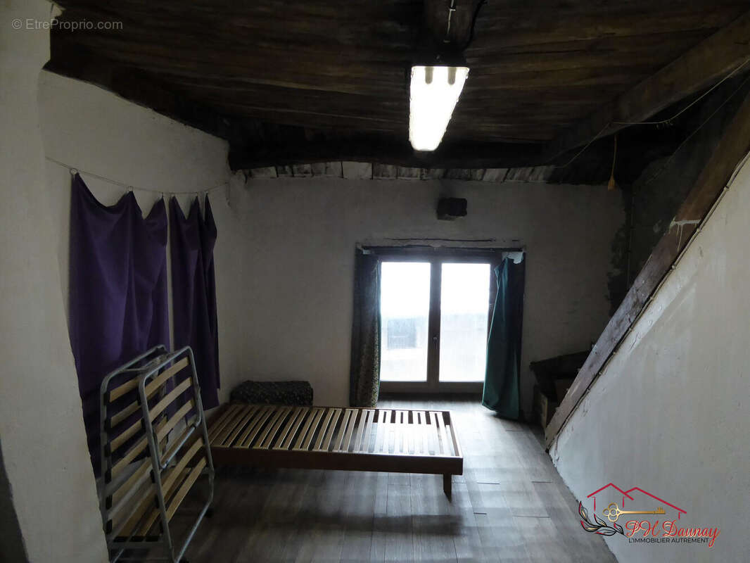 Maison à SAINT-JEAN-DU-BRUEL