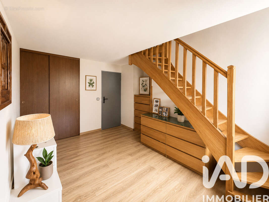 Maison 137 m² à Le Plessis-Pate  - photo 9