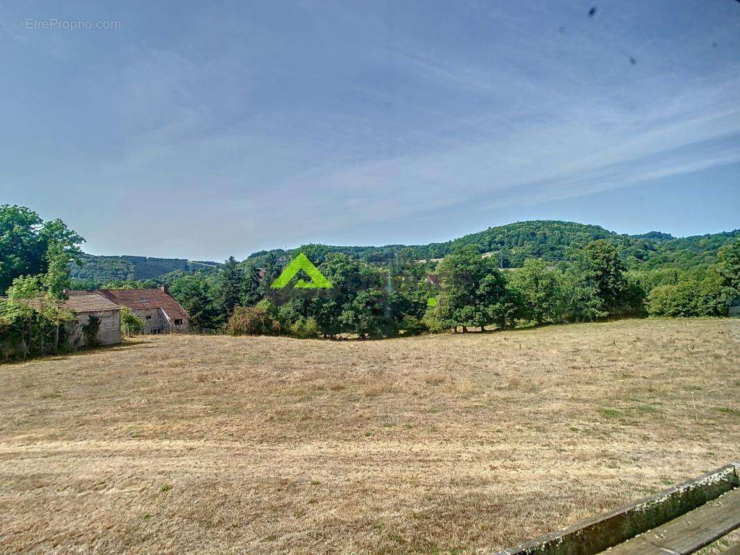 Maison à SAINT-QUENTIN-LA-CHABANNE