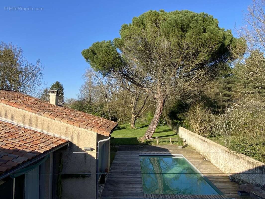 Maison à FONTAINE-LE-COMTE