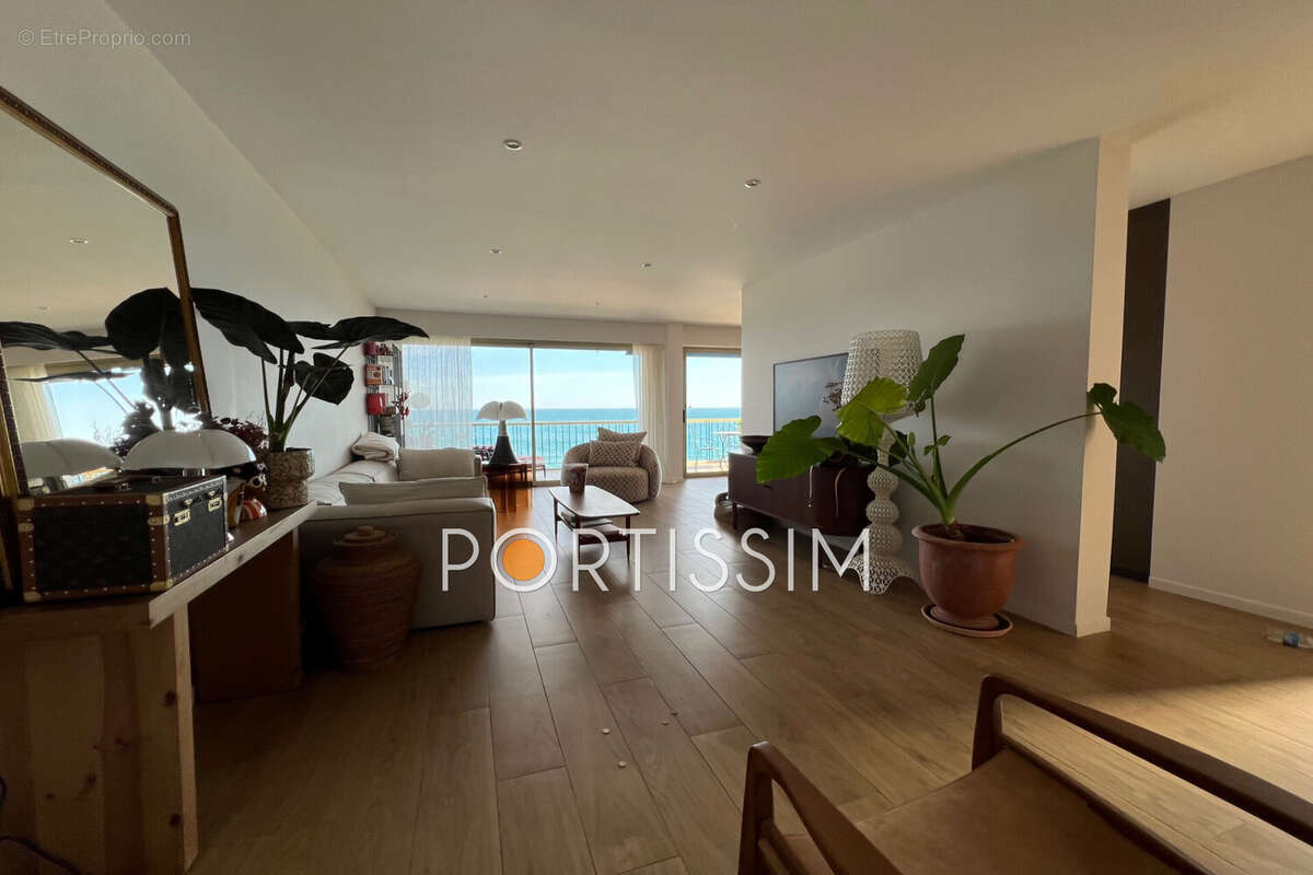 Appartement à CAGNES-SUR-MER