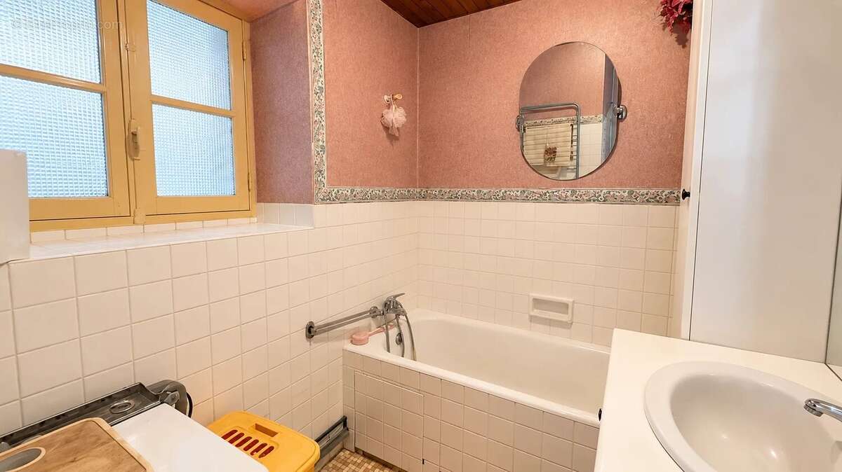 Maison 75 m² à Jumilhac-Le-Grand  - photo 7