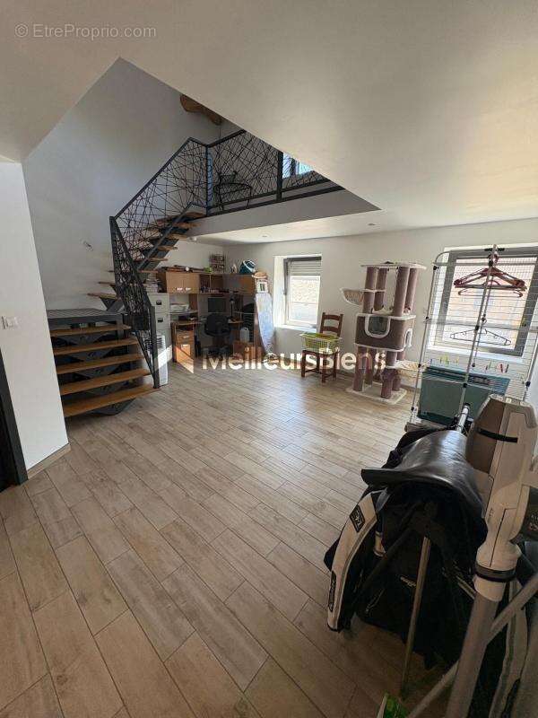 Maison en pierre  de standing avec dépendance 160M² sur 17000 m² de terrain clos et plat - photo 4