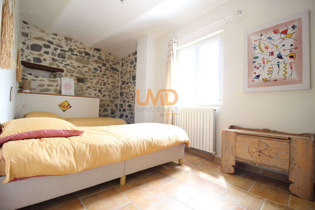 Propriété de caractère avec 2 gîtes, piscine et terrain construc - photo 5