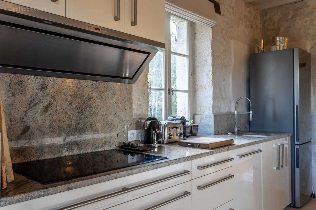 Maison à SAINTE-COLOMBE-DE-VILLENEUVE