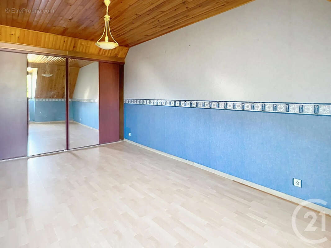 Maison 6 pièces 137 m² à vendre à Trie-La-Ville (60590) - photo 17