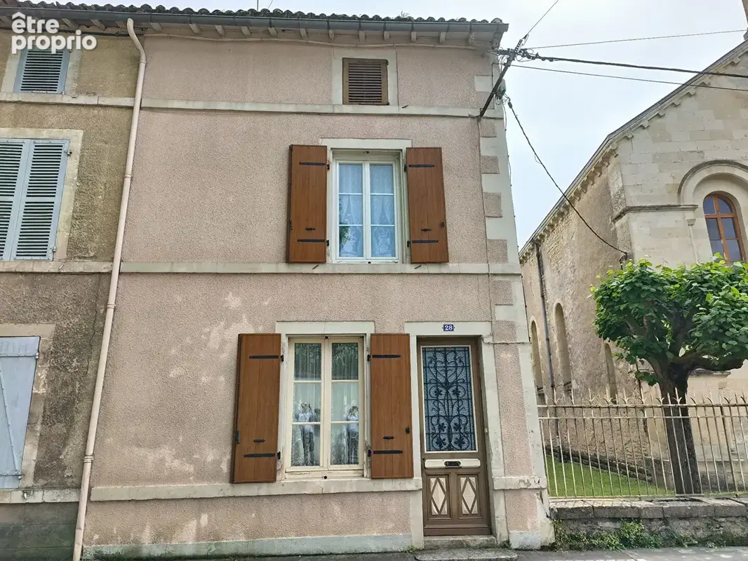 Maison à LA MOTHE-SAINT-HERAY