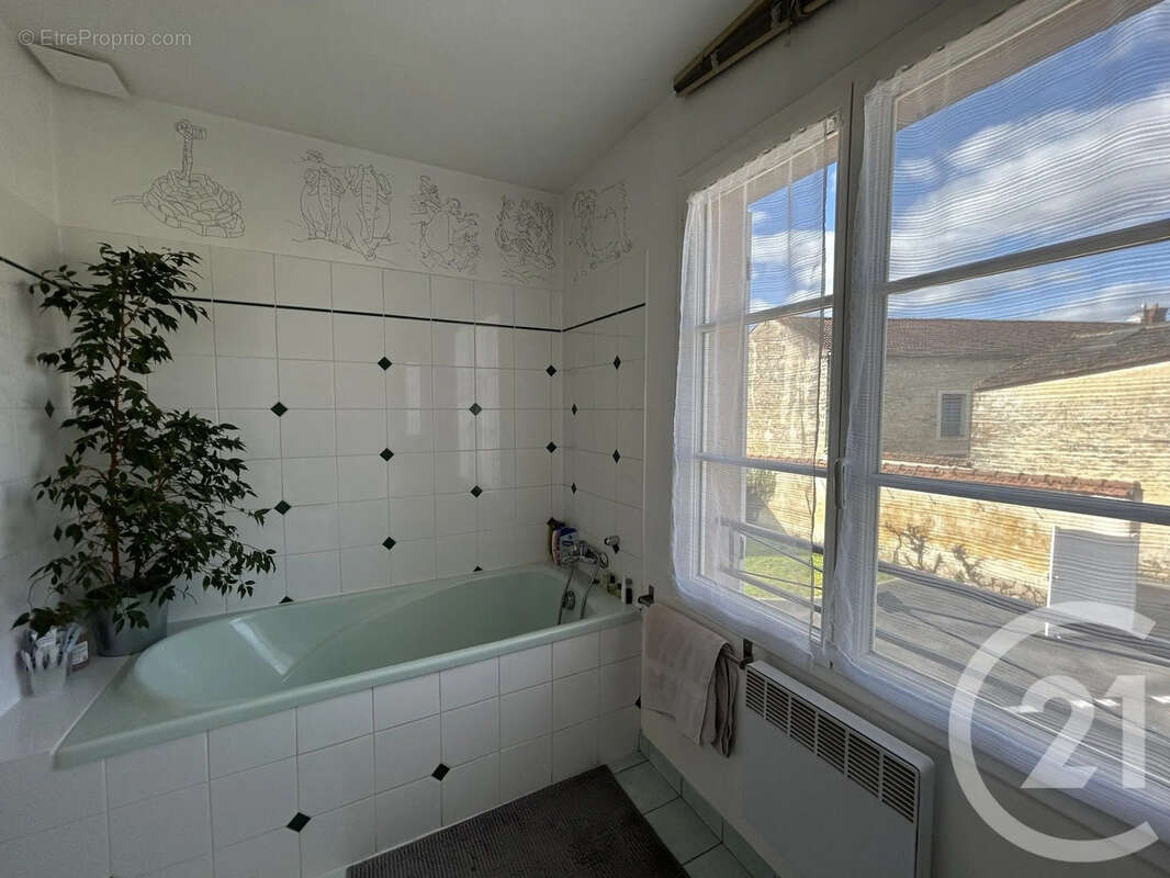 Maison à VULAINES-SUR-SEINE