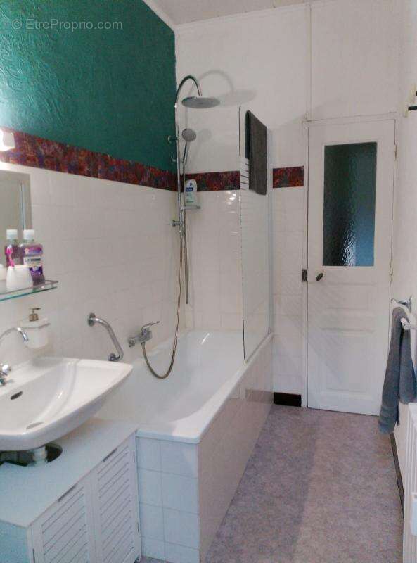 Appartement à ROBIAC-ROCHESSADOULE