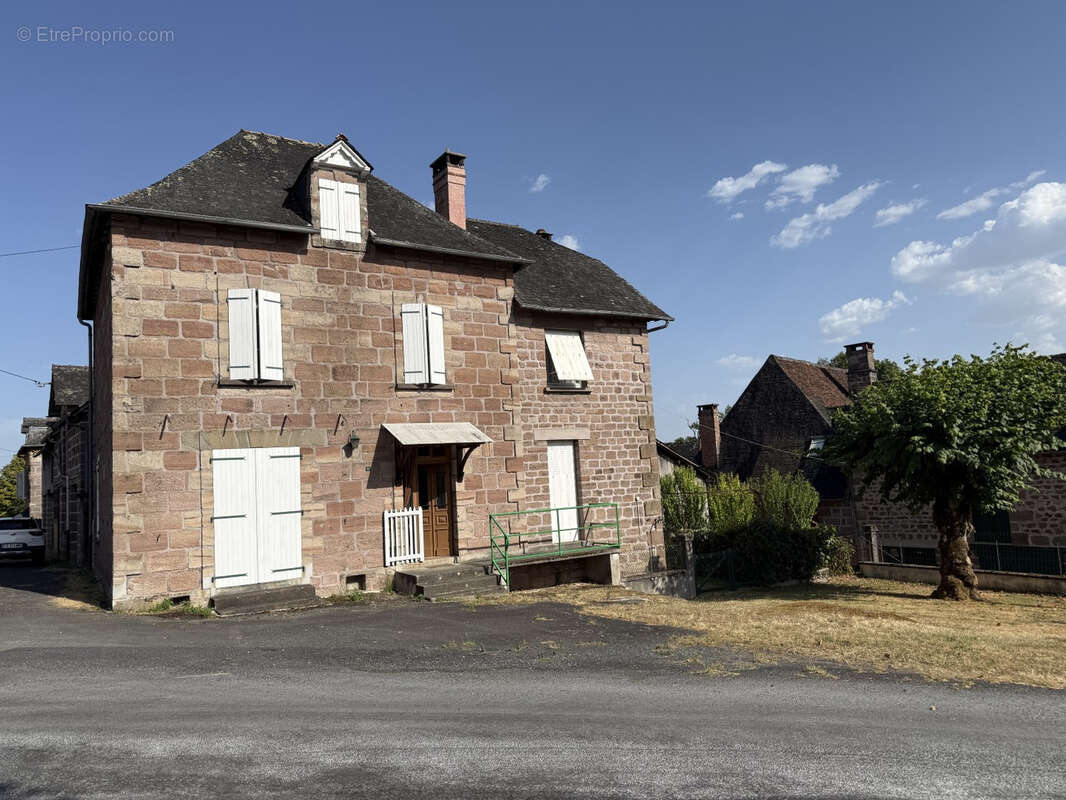 Grande maison avec dependance et jardin - photo 10