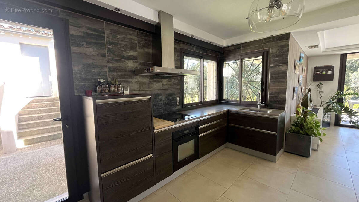 Maison à SAINT-MARCEL-DE-CAREIRET