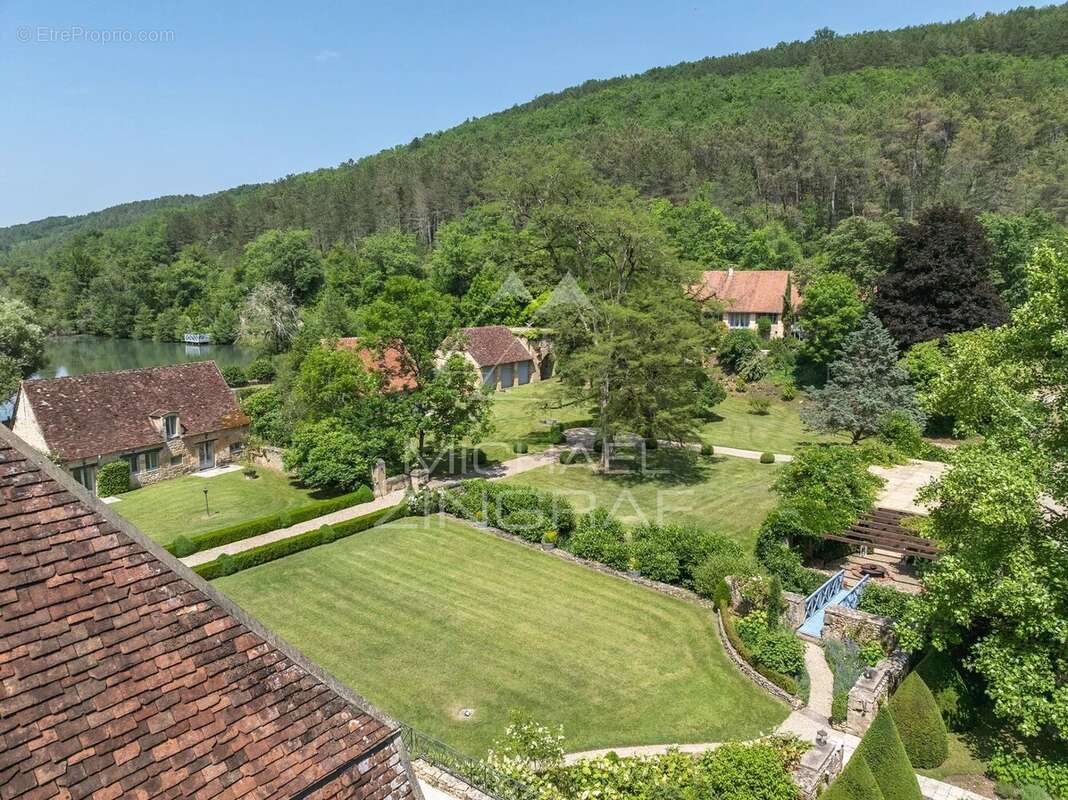 Maison à MAUZENS-ET-MIREMONT