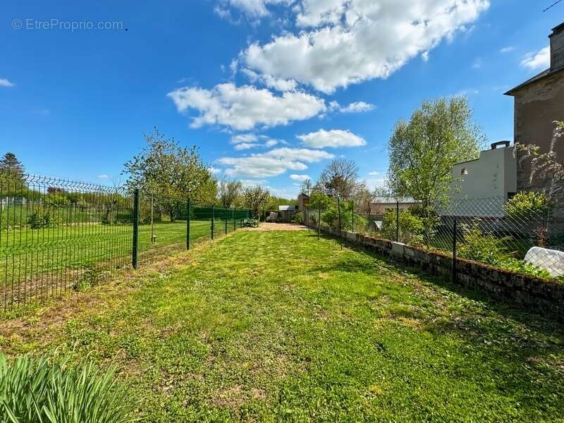 Maison à AUNAY-EN-BAZOIS