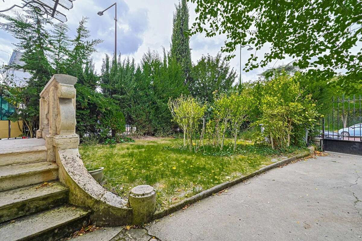 Appartement à CHARENTON-LE-PONT