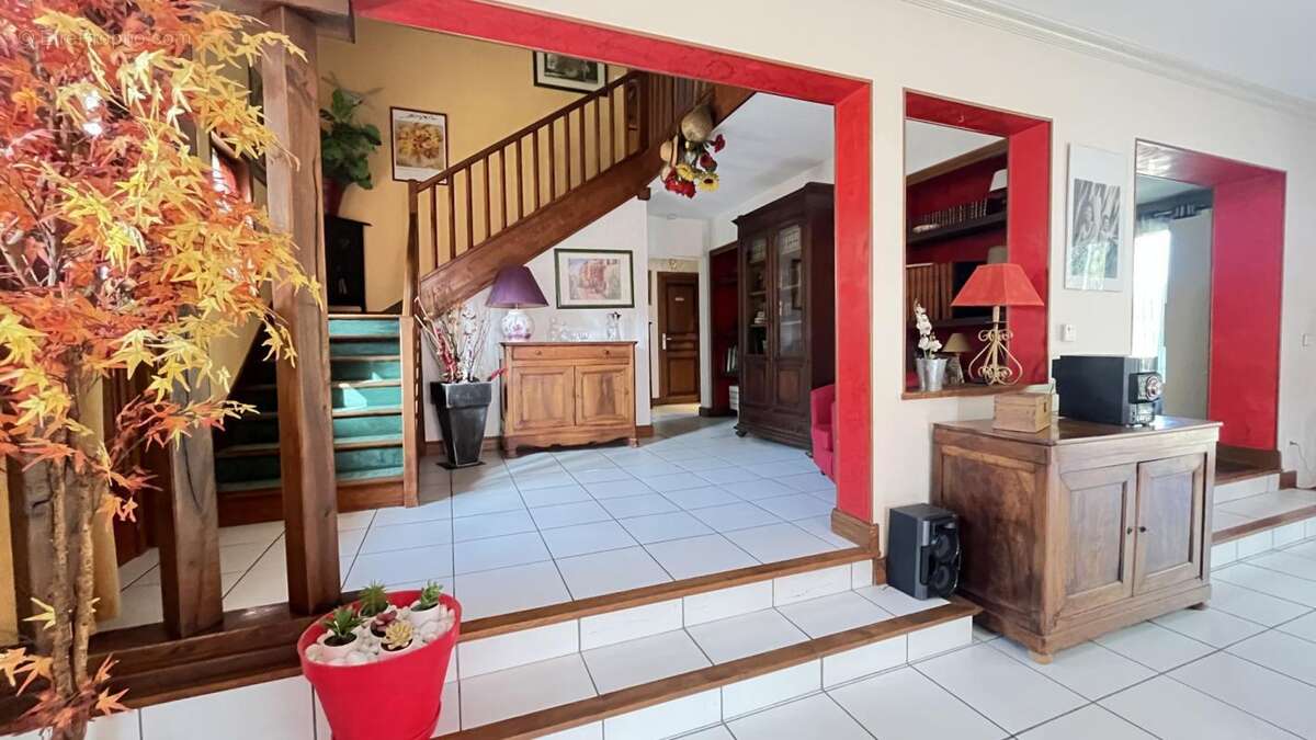Maison traditionnelle de 200 m² dans un cadre privilégié à Autun - photo 7