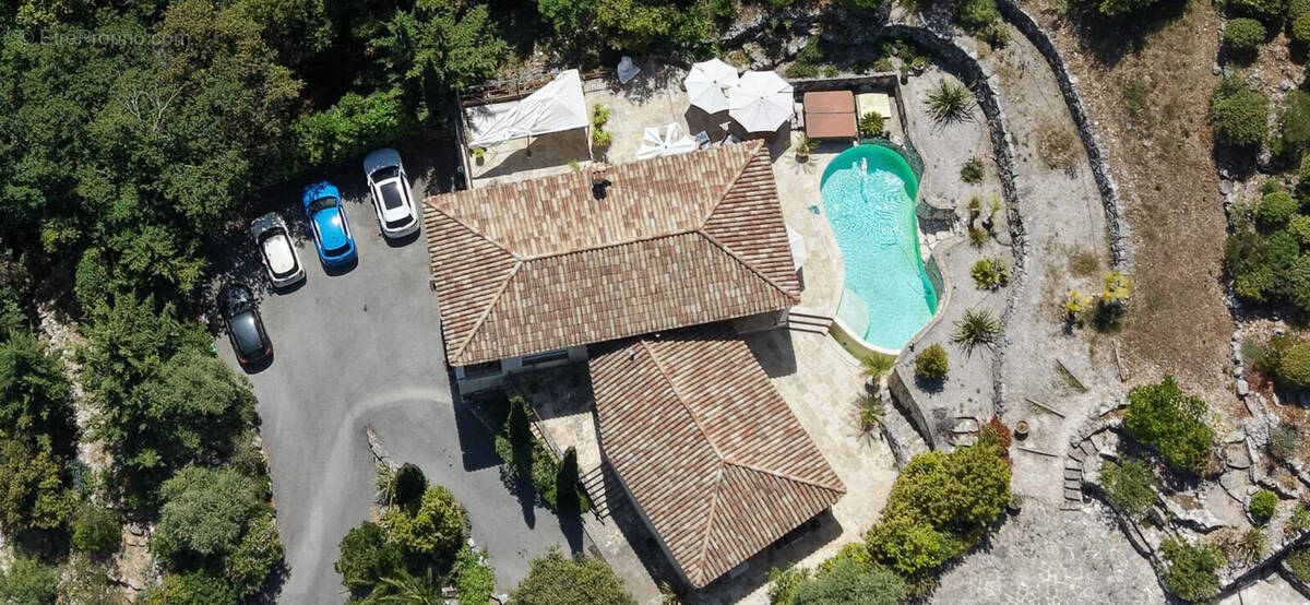 Maison à ROQUEFORT-LES-PINS