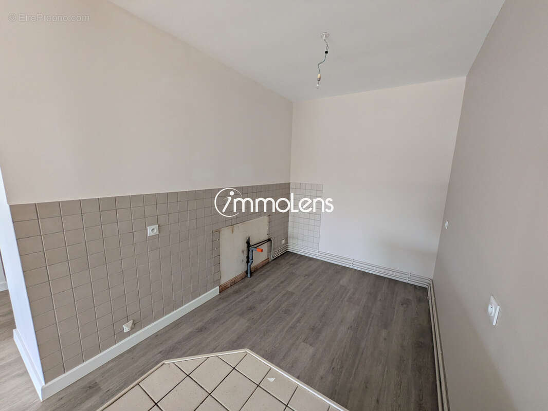Appartement T3 Bis de 94 m2 avec 2 garages   Saint-Quentin - photo 7