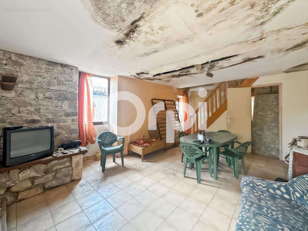 Maison à GROSPIERRES