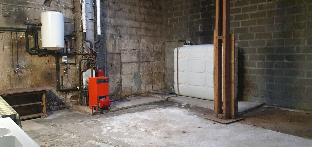 Maison à SAINT-MEME-LES-CARRIERES