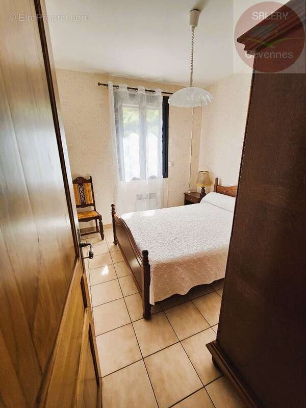 Appartement à SAINT-GERMAIN-DE-CALBERTE