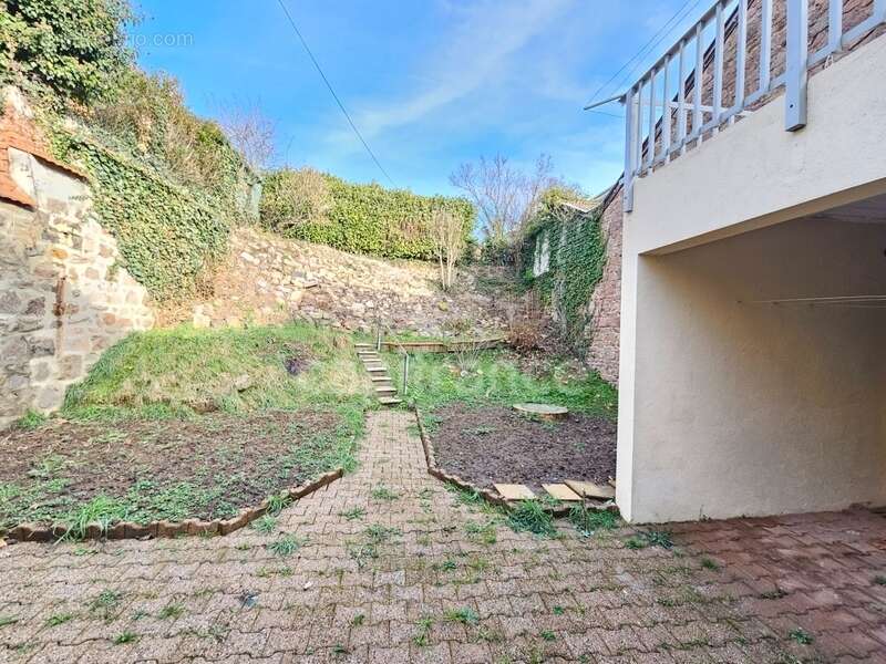 Maison à PANISSIERES