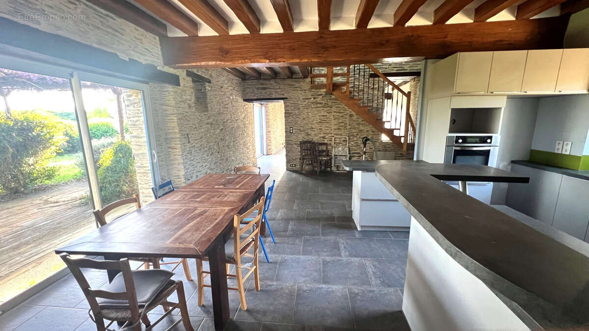 Maison à LA CORNUAILLE