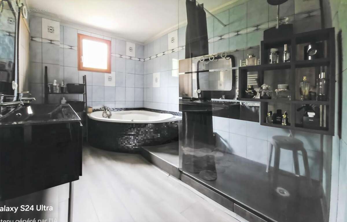 Maison à UNIEUX