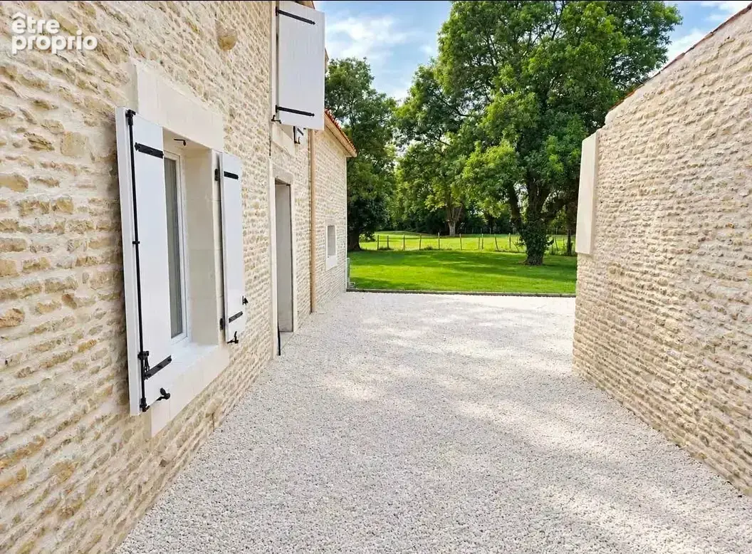 Maison en pierre entierement renovee - photo 1