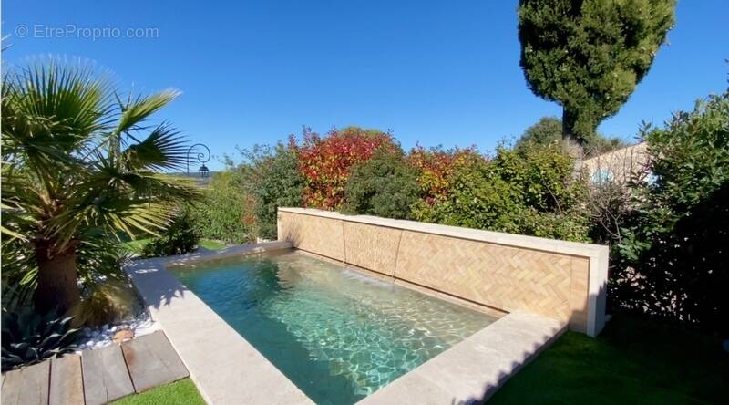 Maison à SAINT-QUENTIN-LA-POTERIE