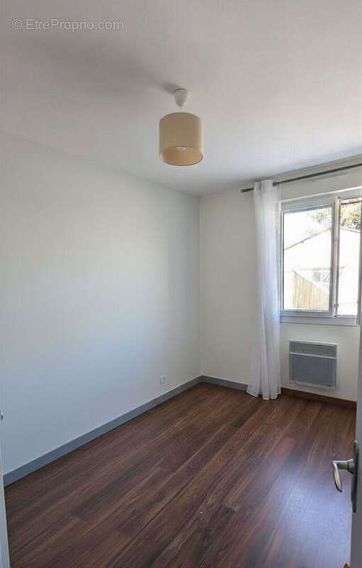 Appartement à ONET-LE-CHATEAU