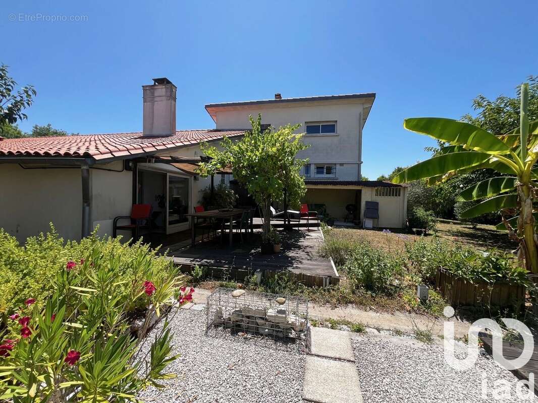 Photo 5 - Maison à BARBEZIEUX-SAINT-HILAIRE