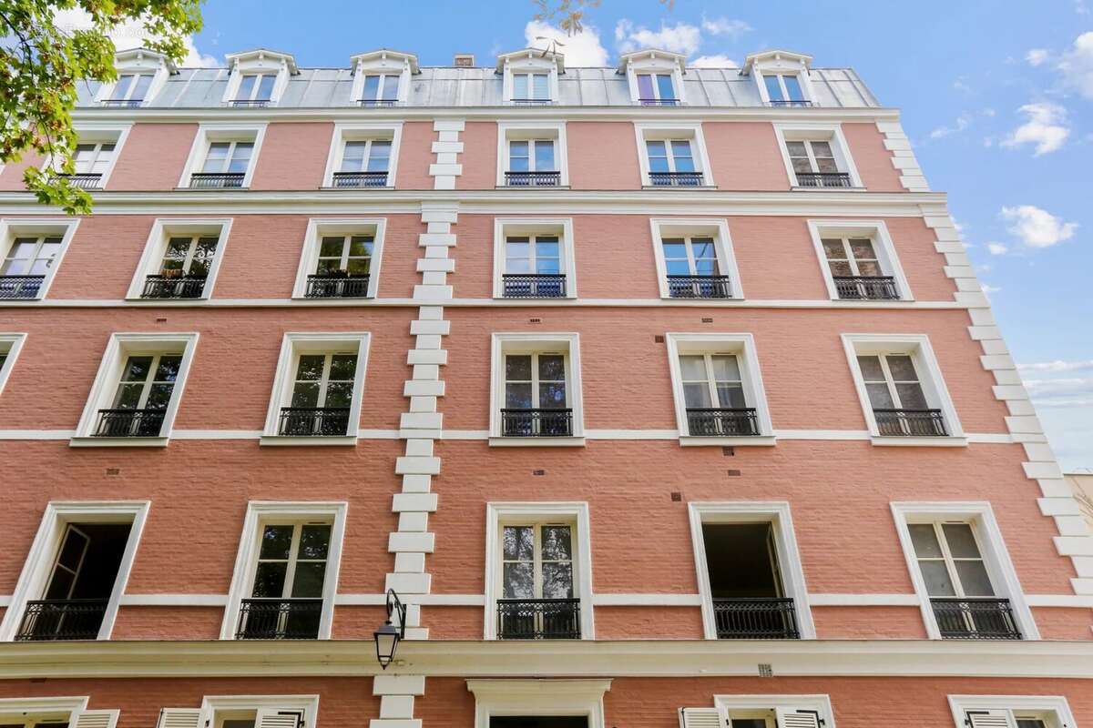 Appartement à PARIS-8E