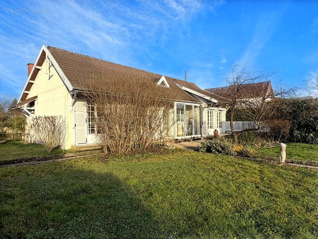 Maison à SAINT-JULIEN-LES-VILLAS