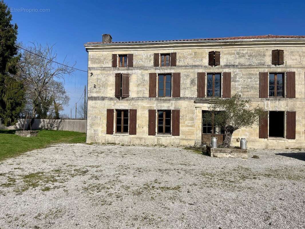 Maison à AUTHON-EBEON