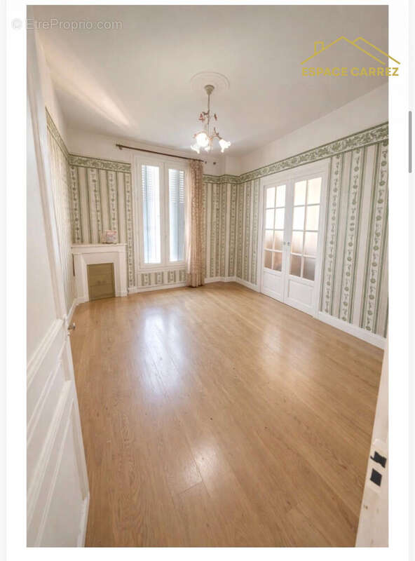 Appartement à LES LILAS