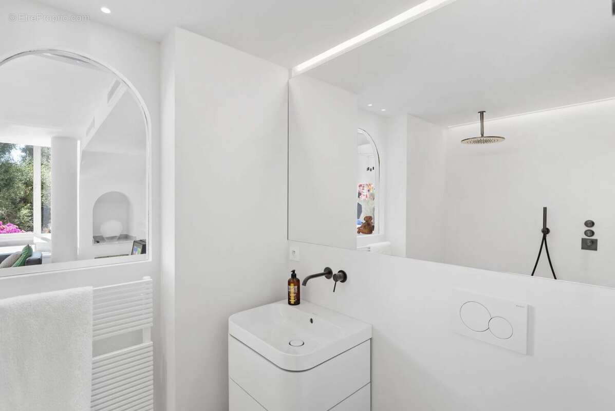 Proche mer - batisse historique - appartement de 245m² - parking collectif - photo 14