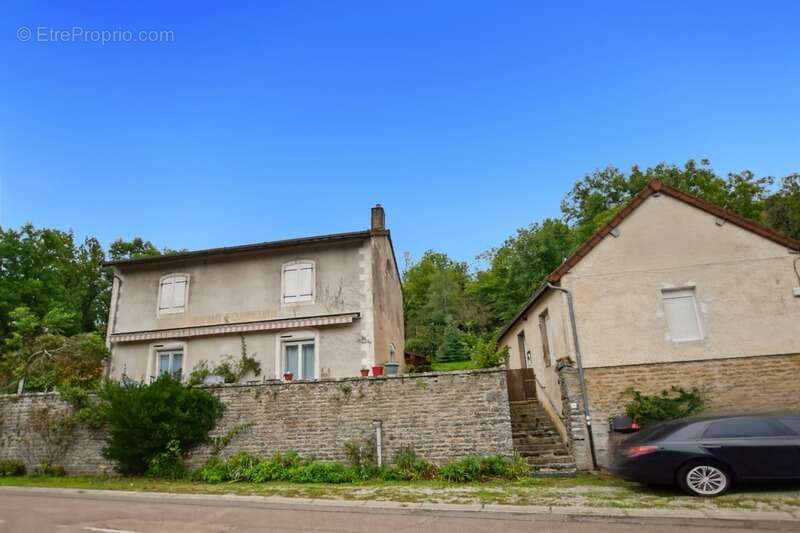 Ensemble de maisons avec 3000 m2 de terrain à Sernin du Plain - photo 23