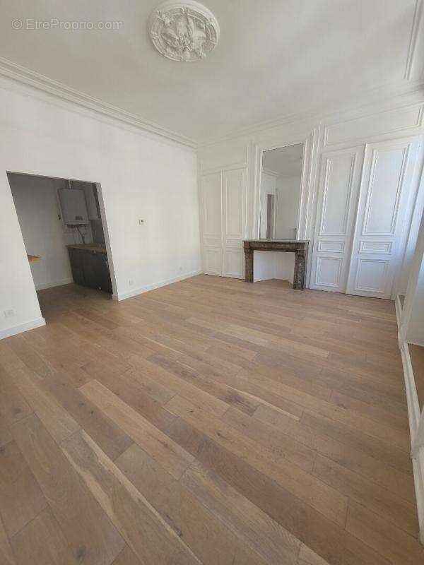 Coup de coeur rue nationale à Lille appartement une chambre - photo 3