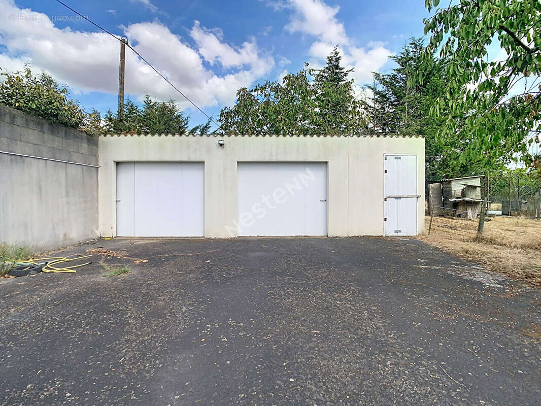 Maison en pierre avec ses dépendances et son étang à vendre sur Montigné Montfaucon - photo 17