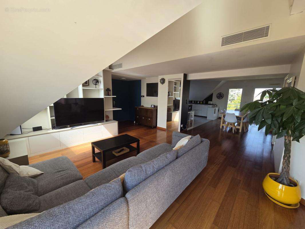Appartement à SAINT-SEBASTIEN-SUR-LOIRE