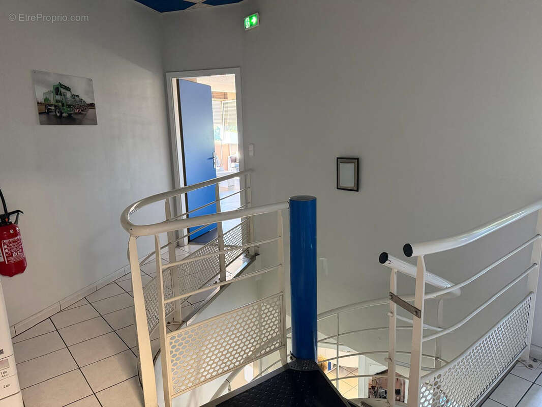 Vente ensemble immobilier industriel de 3 660 m2, sur terrain de 21 181 m2 LURE - photo 18