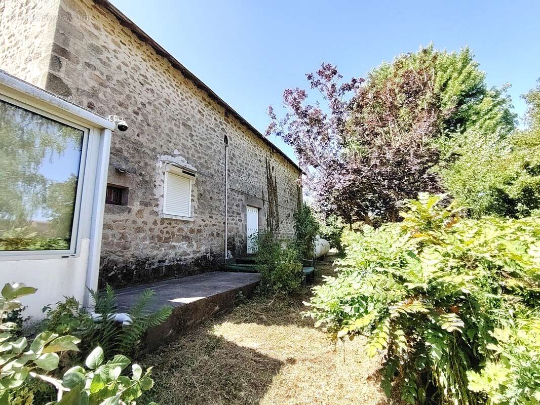 Maison à LA CHAPELLE-BALOUE