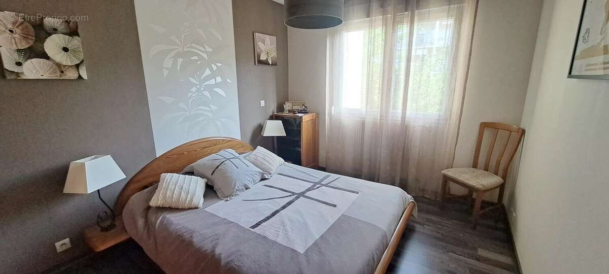 ECHIROLLES - T4 de 83 m2, poss de garage - photo 5