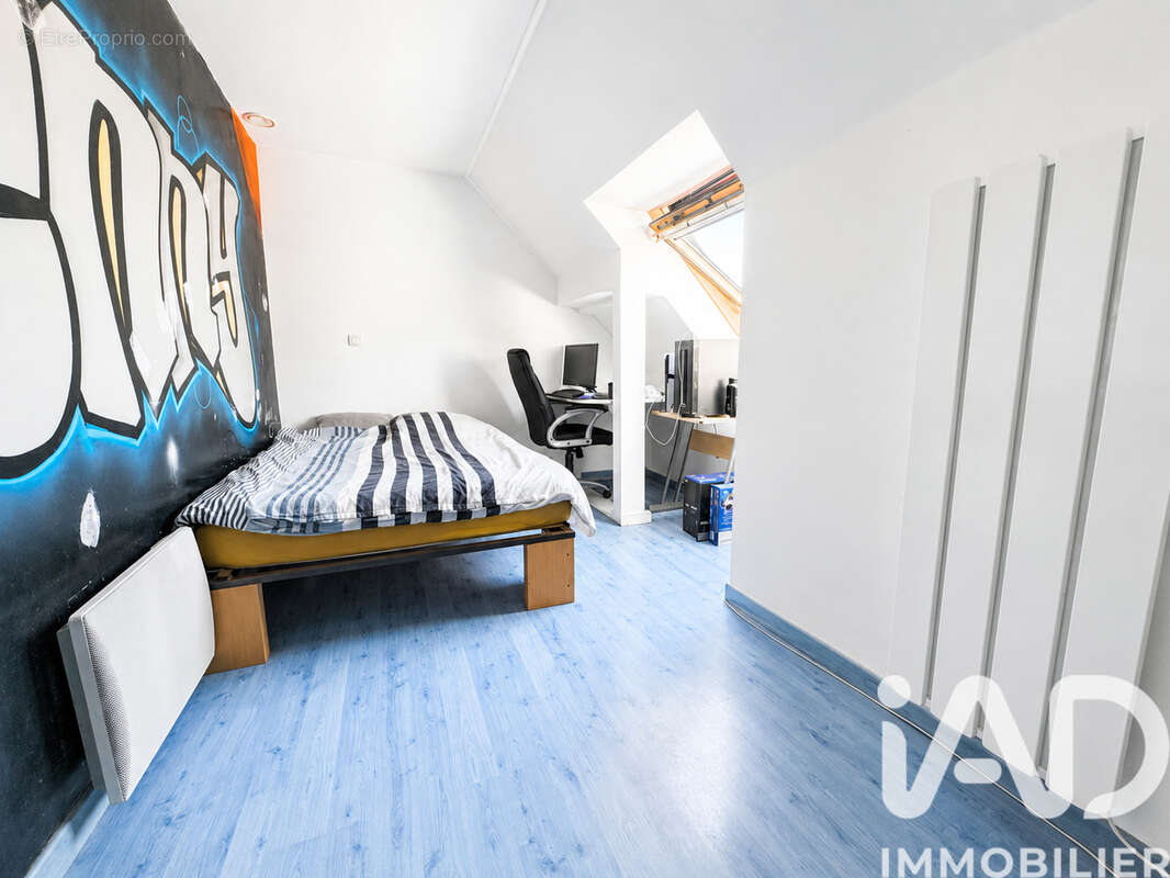 Maison 110 m² à Estreelles  - photo 8