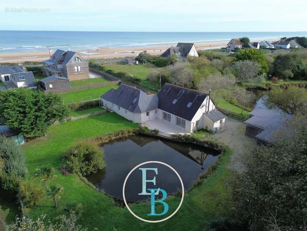 Maison à COLLEVILLE-SUR-MER