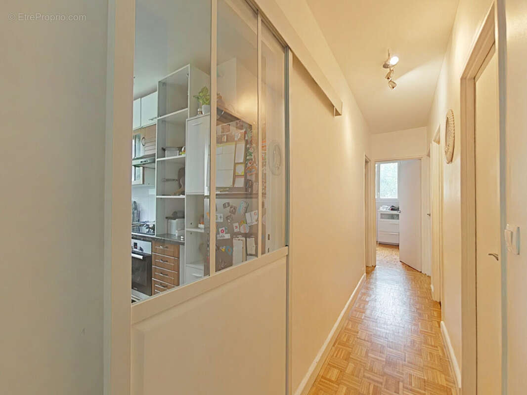 Appartement à FONTENAY-LE-FLEURY