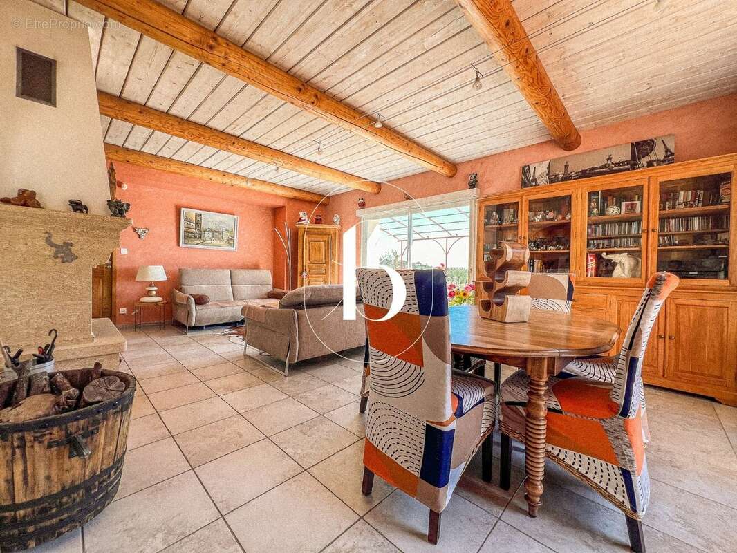 Maison à ORGNAC-L&#039;AVEN