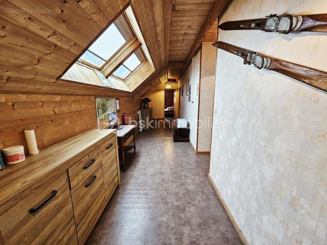 Maison à BESSE-ET-SAINT-ANASTAISE