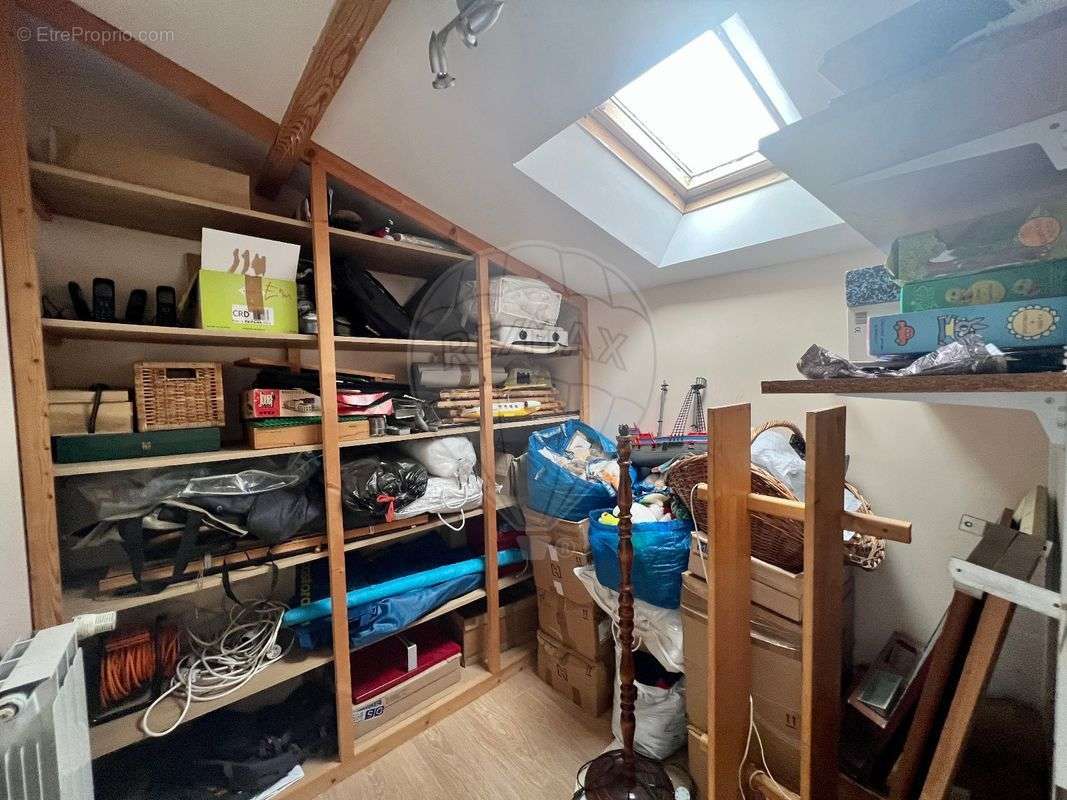 Maison à CHAILLEVETTE