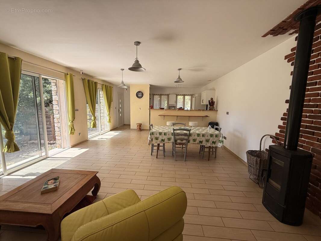Maison à MONTCLUS